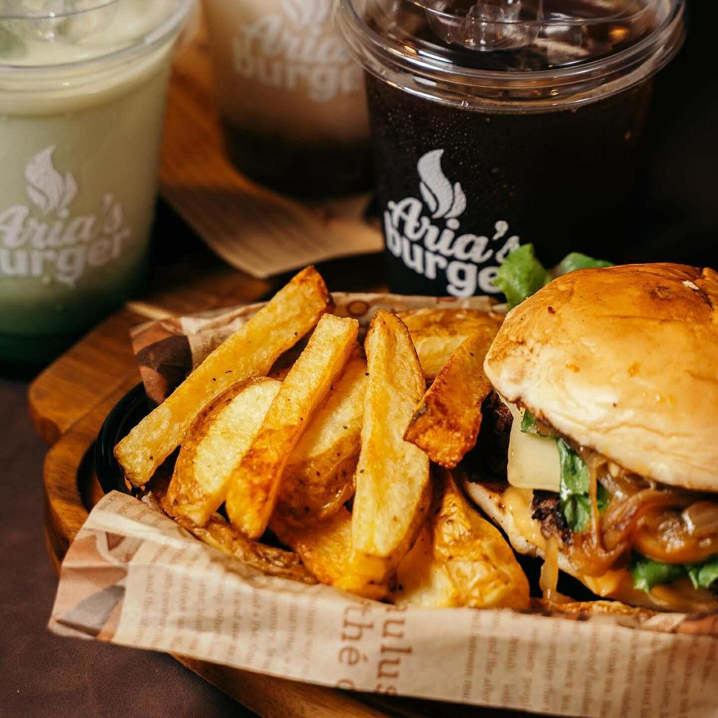 Aria's Burger &amp; Coffee