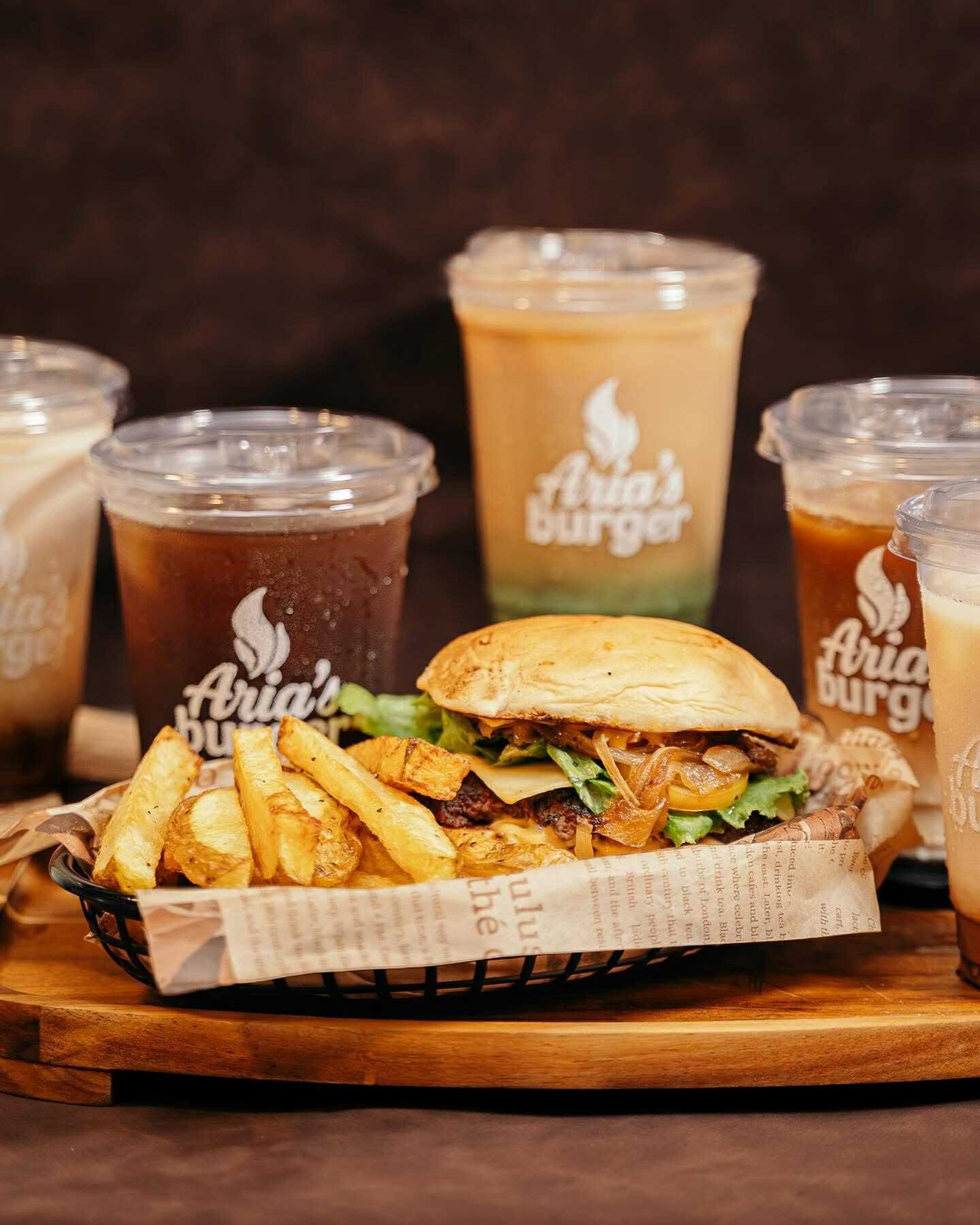 Aria's Burger &amp; Coffee