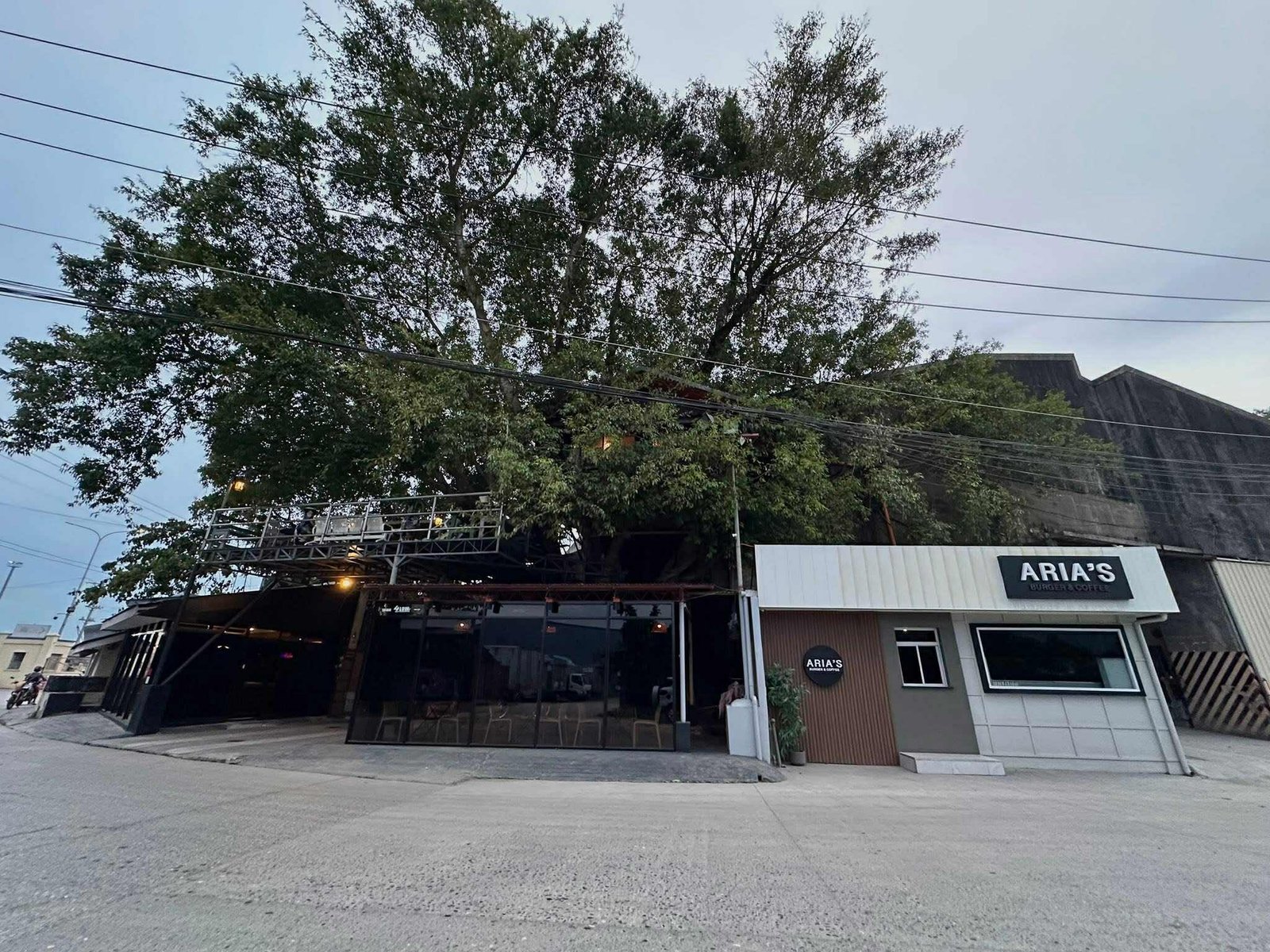 Aria's Burger &amp; Coffee